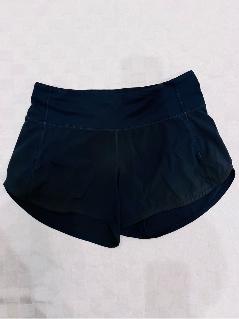 Lululemon Black Speed Up High-Rise Lined 4” Shorts w/ Zip Pocket, Woman’s Size 4